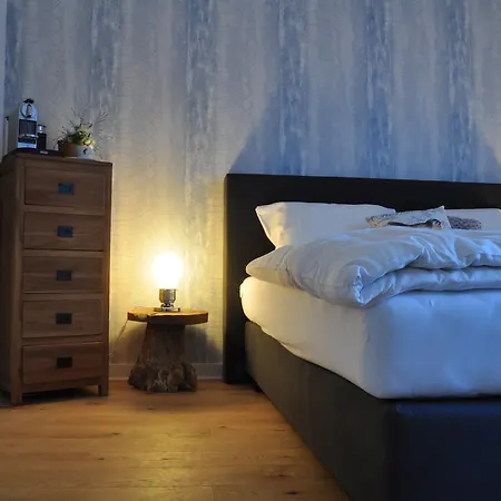 Six! Eat Work Sleep 2* Brühl