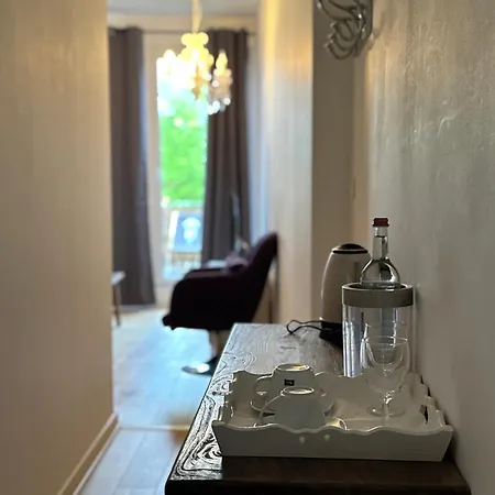 Six! Eat Work Sleep 2* Brühl