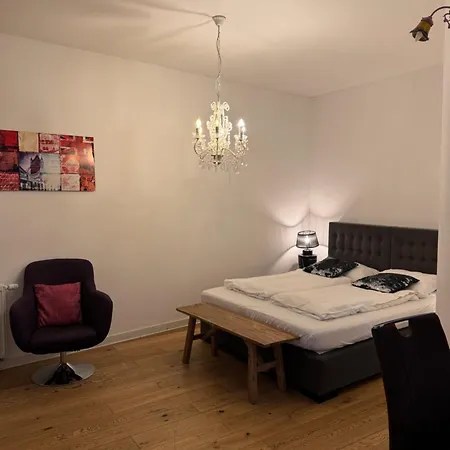 Six! Eat Work Sleep Hotel