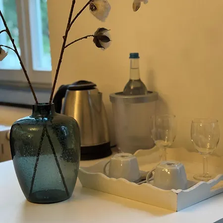 ホテル シックス！ イート ワーク スリープ