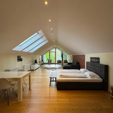 Six! Eat Work Sleep Hotel 2*