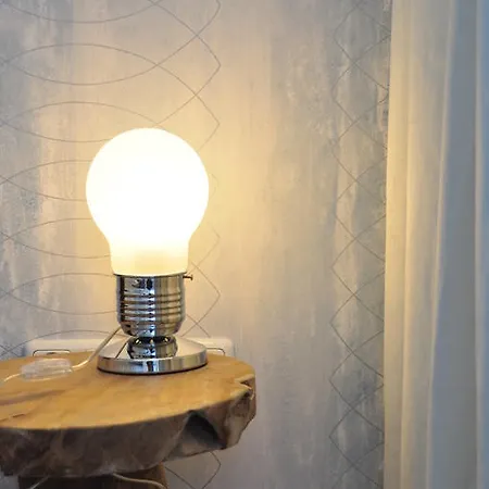 Six! Eat Work Sleep Brühl