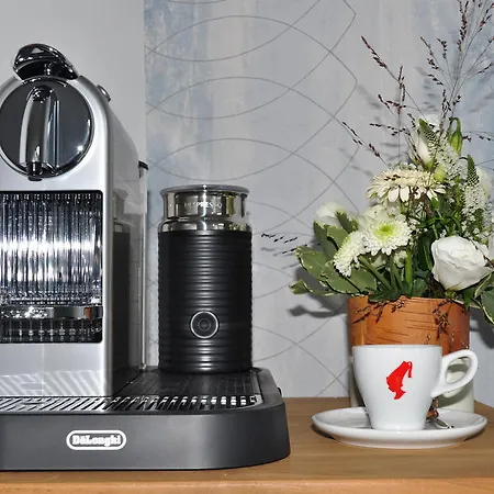 Hotel Six! Eat Work Sleep 2*