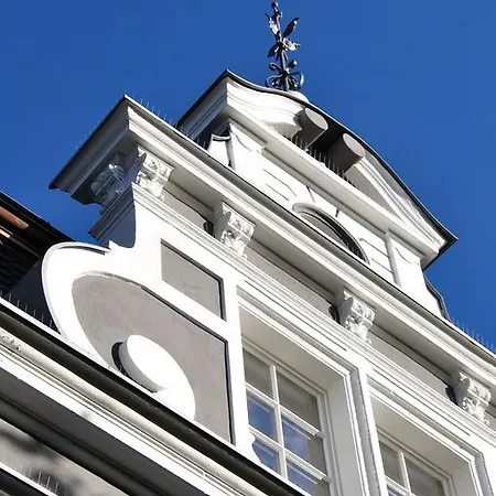 Hotel Six! Eat Work Sleep 2*