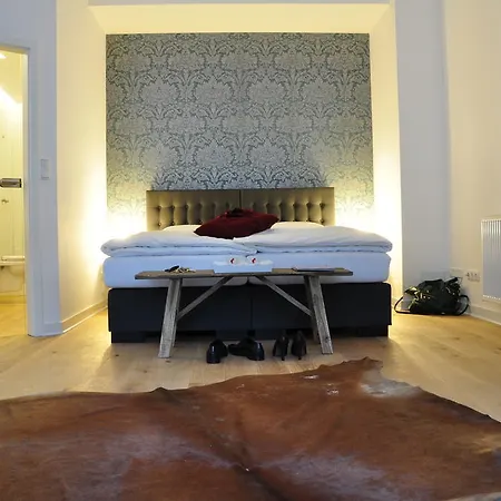 Six! Eat Work Sleep Brühl