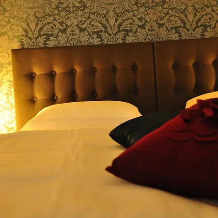 Hotel Six! Eat Work Sleep
