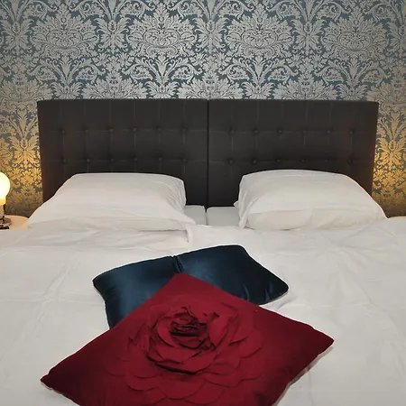 Hotell Six! Eat Work Sleep Brühl