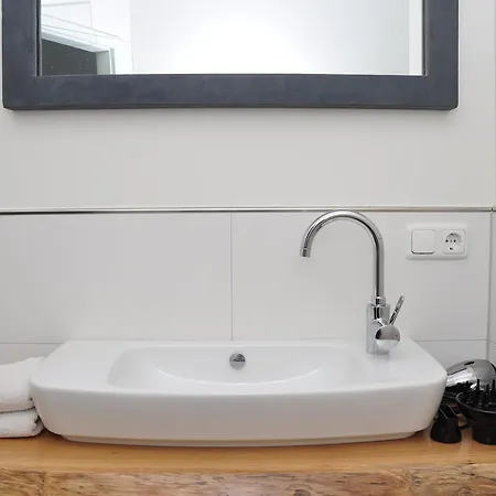 Hotel Six! Eat Work Sleep