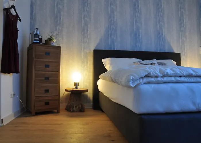 Six! Eat Work Sleep 2* Brühl