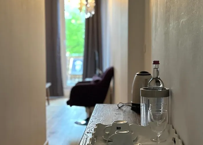 Six! Eat Work Sleep 2* Brühl