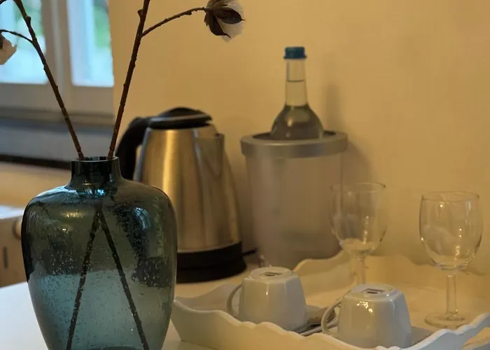 ホテル シックス！ イート ワーク スリープ