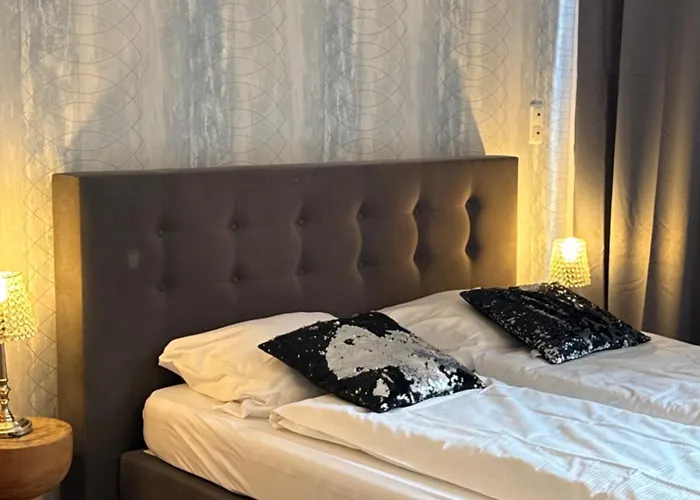 Six! Eat Work Sleep Brühl