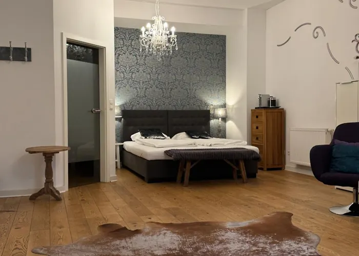 シックス！ イート ワーク スリープ 2* Brühl