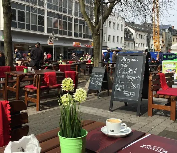 ホテル シックス！ イート ワーク スリープ