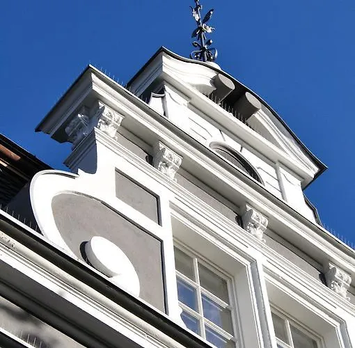 ホテル シックス！ イート ワーク スリープ 2*