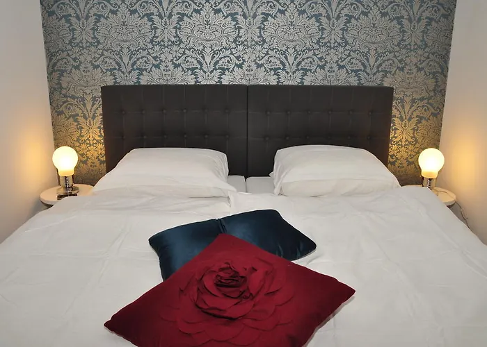 Hotel Six! Eat Work Sleep Brühl