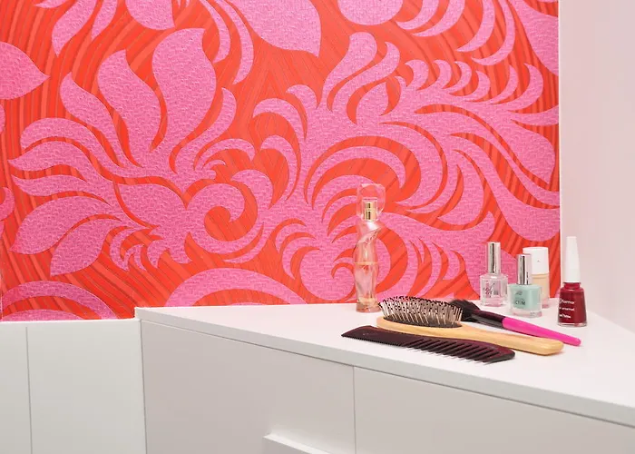 ホテル シックス！ イート ワーク スリープ